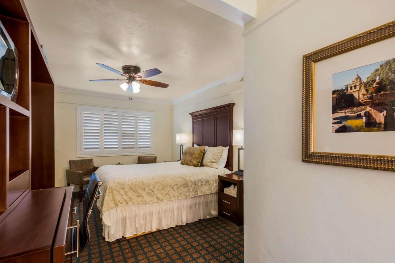 Clarion Collection Carmel Oaks Inn Екстериор снимка