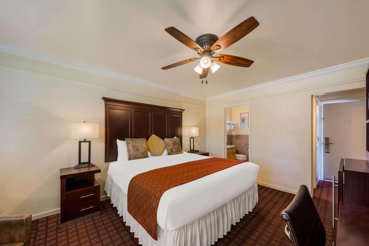 Clarion Collection Carmel Oaks Inn Екстериор снимка