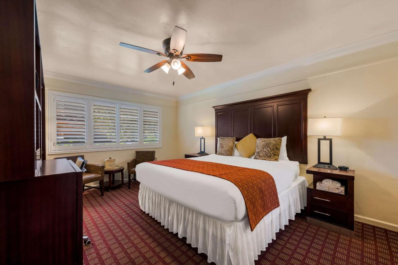 Clarion Collection Carmel Oaks Inn Екстериор снимка