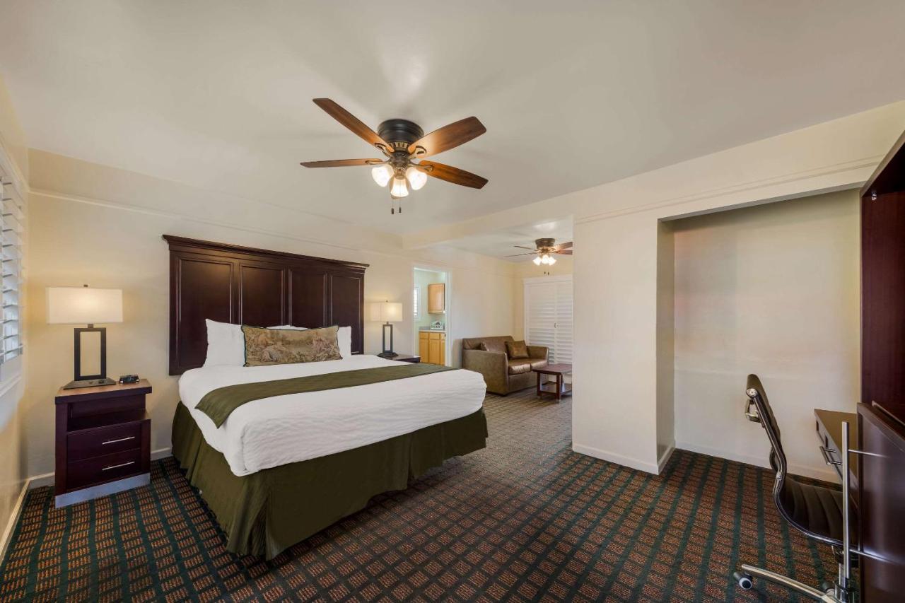 Clarion Collection Carmel Oaks Inn Екстериор снимка