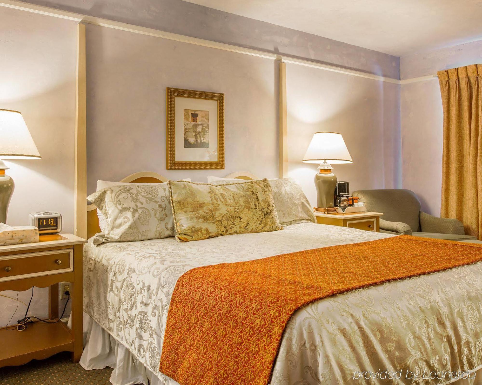 Clarion Collection Carmel Oaks Inn Екстериор снимка