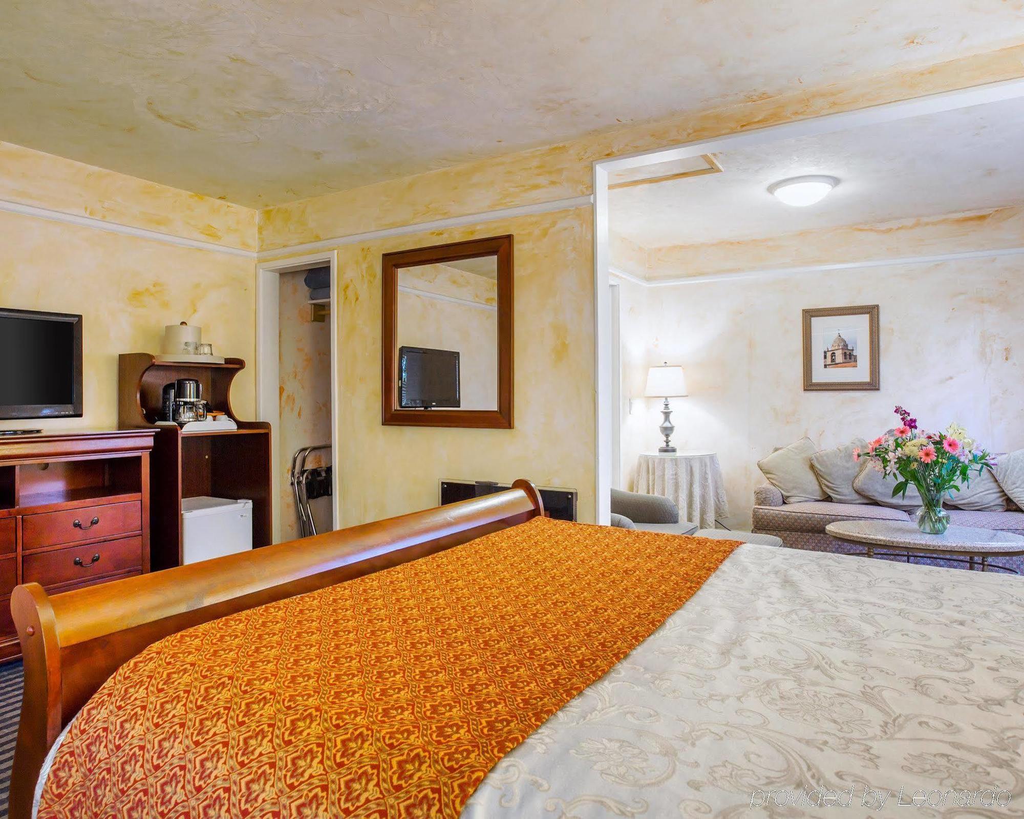 Clarion Collection Carmel Oaks Inn Екстериор снимка